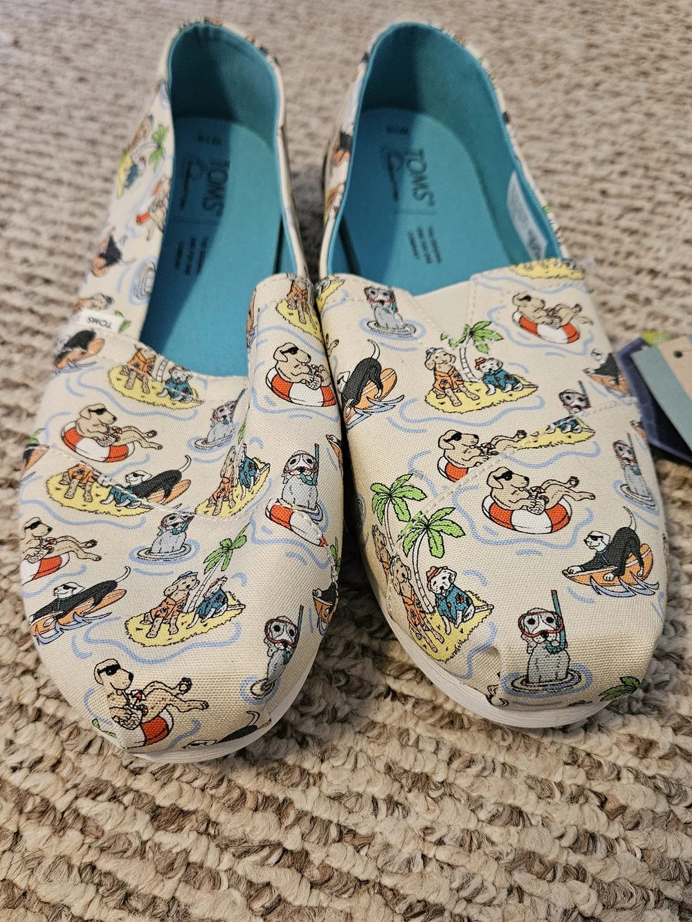 TOMS Women's Canvas Slip-On Shoes in Beige with Beach Print - Picture 1 of 1